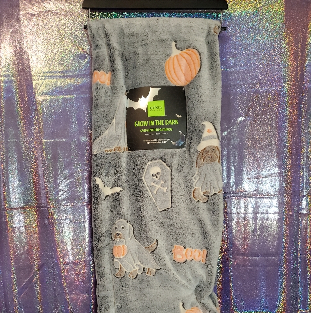 Halloween Dog Glow in the Dark Blanket NWT